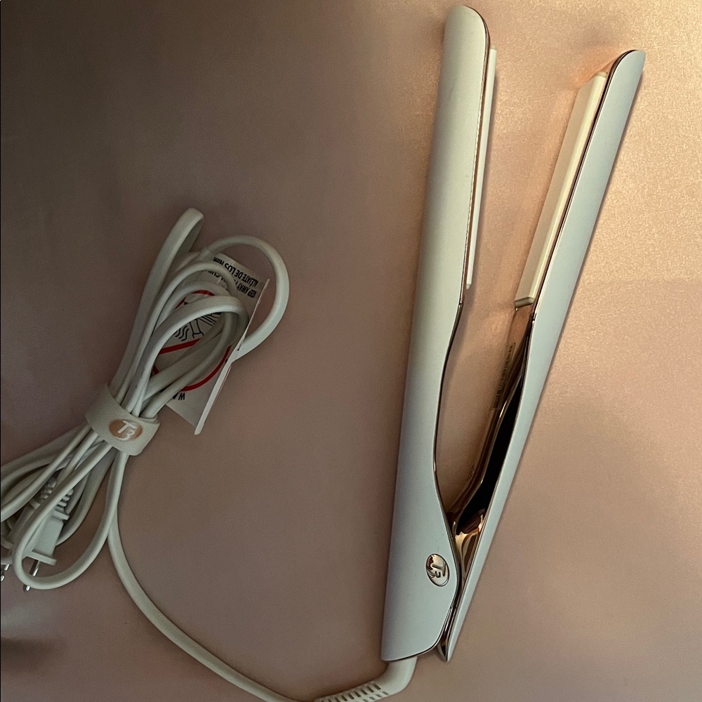 T3 Smooth ID 1” Digital Ceramic Flat Iron Smart Heat Setting Personalization